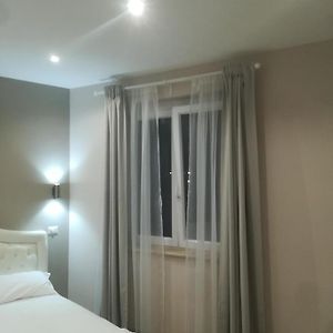 Deluxe Zimmer mit Kingsize-Bett